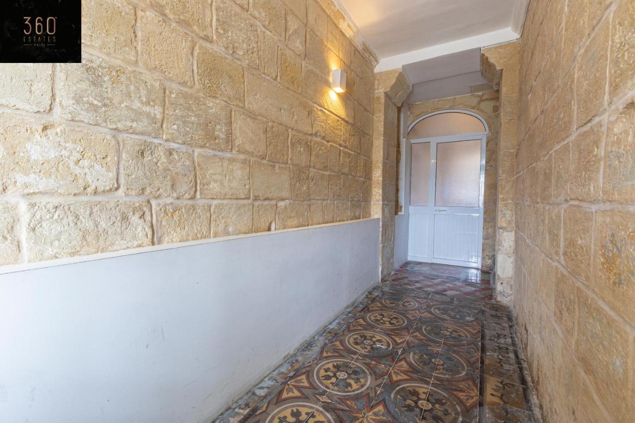 Seafront - Top Location, Top Floor With Wifi & Ac By 360 Estates La Valeta Exterior foto