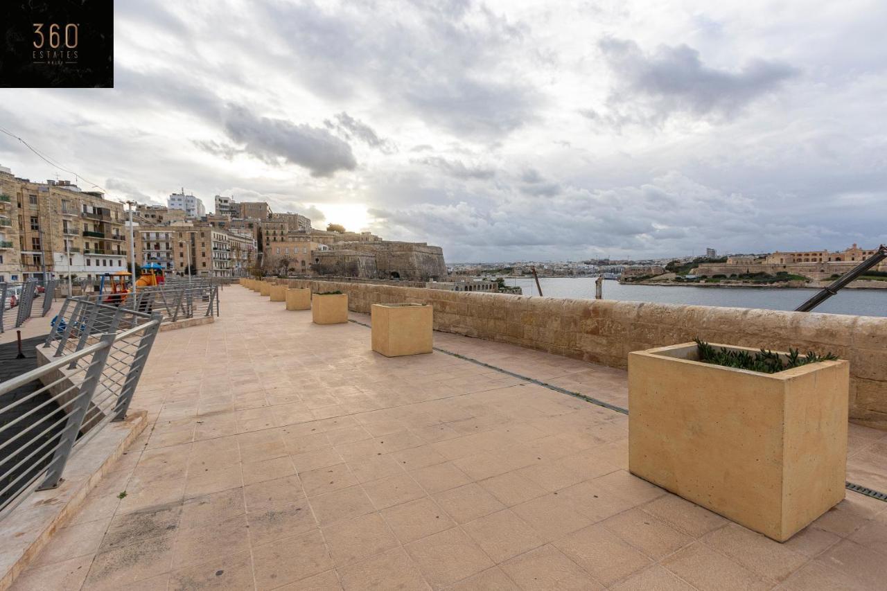 Seafront - Top Location, Top Floor With Wifi & Ac By 360 Estates La Valeta Exterior foto