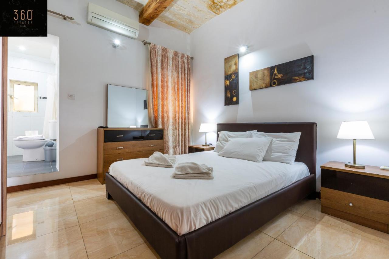 Seafront - Top Location, Top Floor With Wifi & Ac By 360 Estates La Valeta Exterior foto
